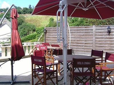 Logis Hotel Restaurant Du Commerce Pont-d'Ouilly Εξωτερικό φωτογραφία