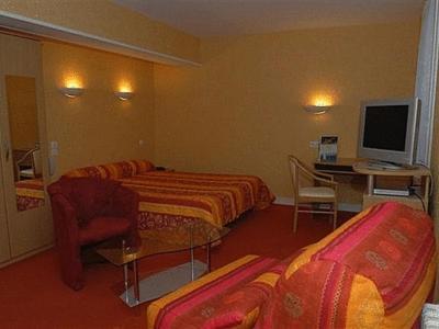 Logis Hotel Restaurant Du Commerce Pont-d'Ouilly Εξωτερικό φωτογραφία
